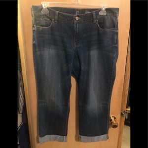 💋4/$20 bundle💋New York and Company cropped jeans